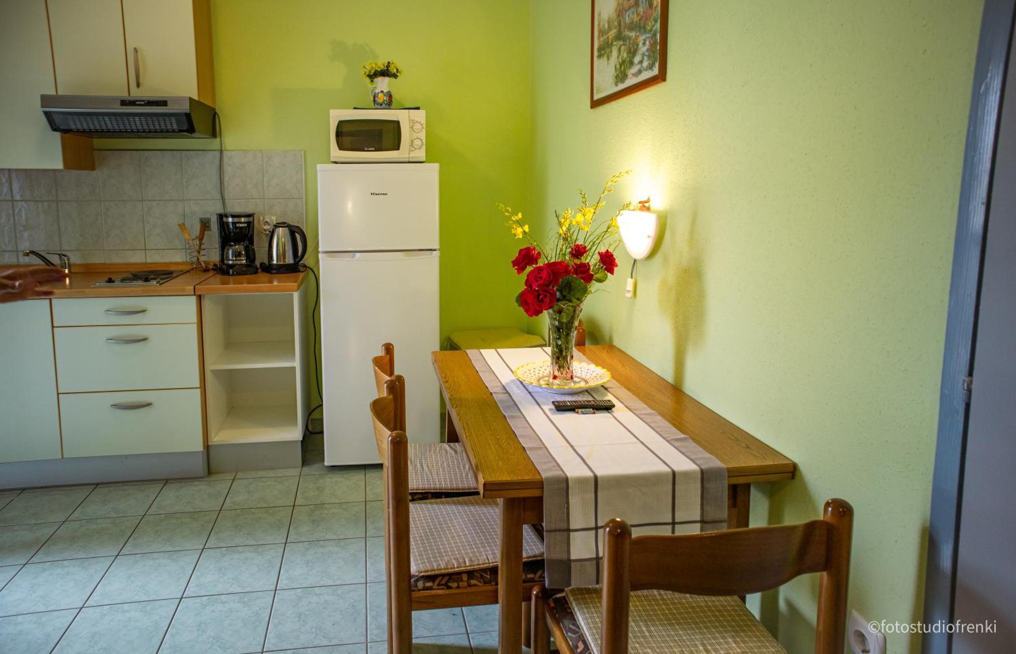 Guesthouse Marija Лопар Екстер'єр фото